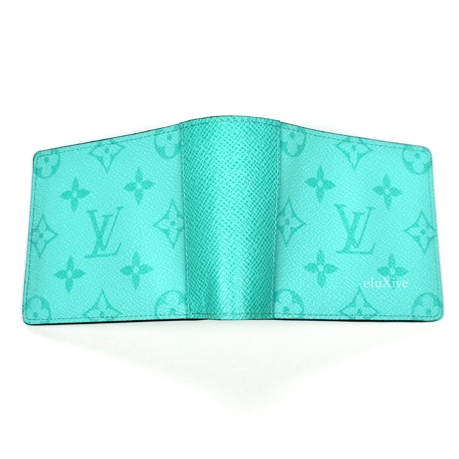 Louis Vuitton® Multiple Wallet Mineral Grey. Size in 2023