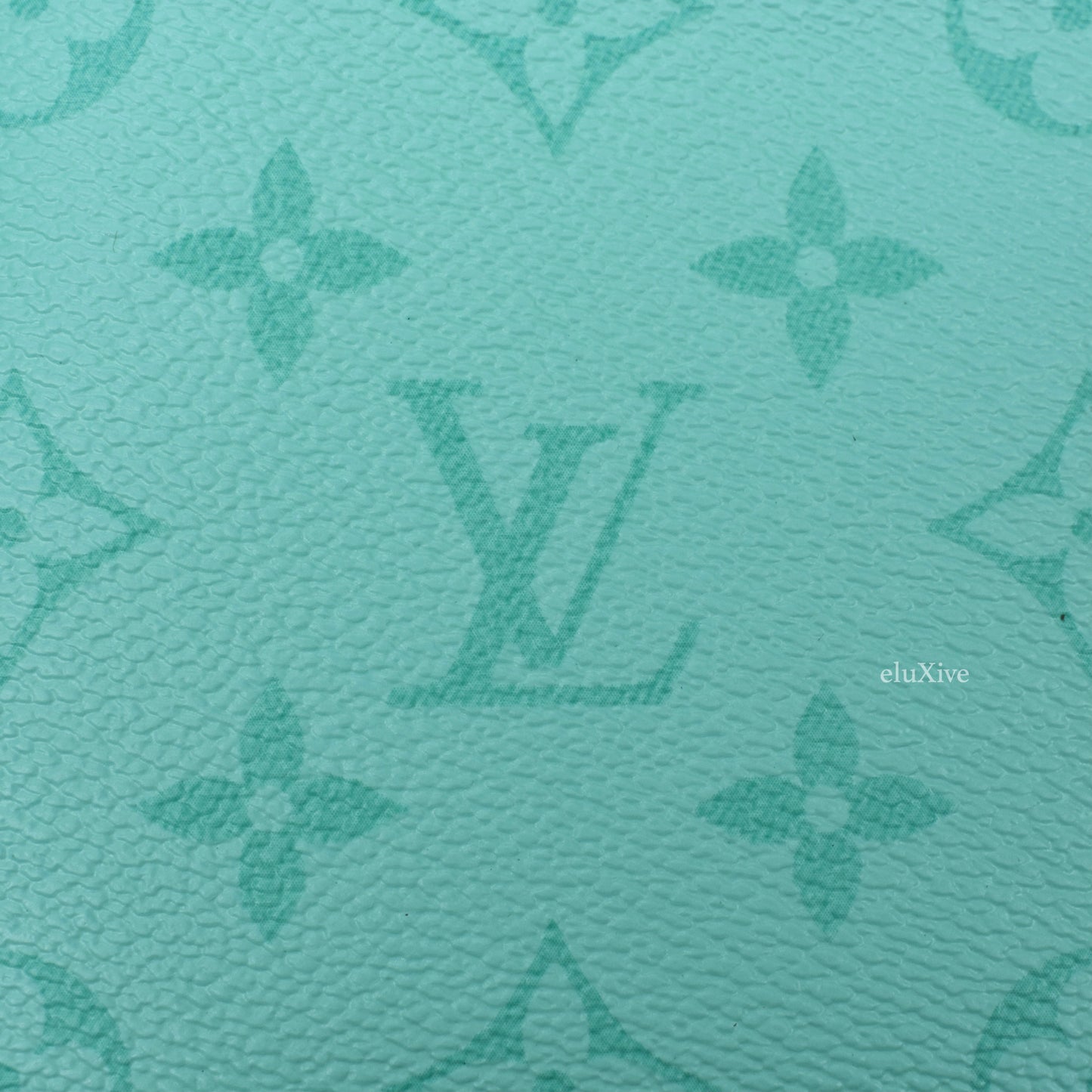 LOUIS VUITTON Taurillon Illusion Slender Wallet Bleu Vert 1096931   FASHIONPHILE