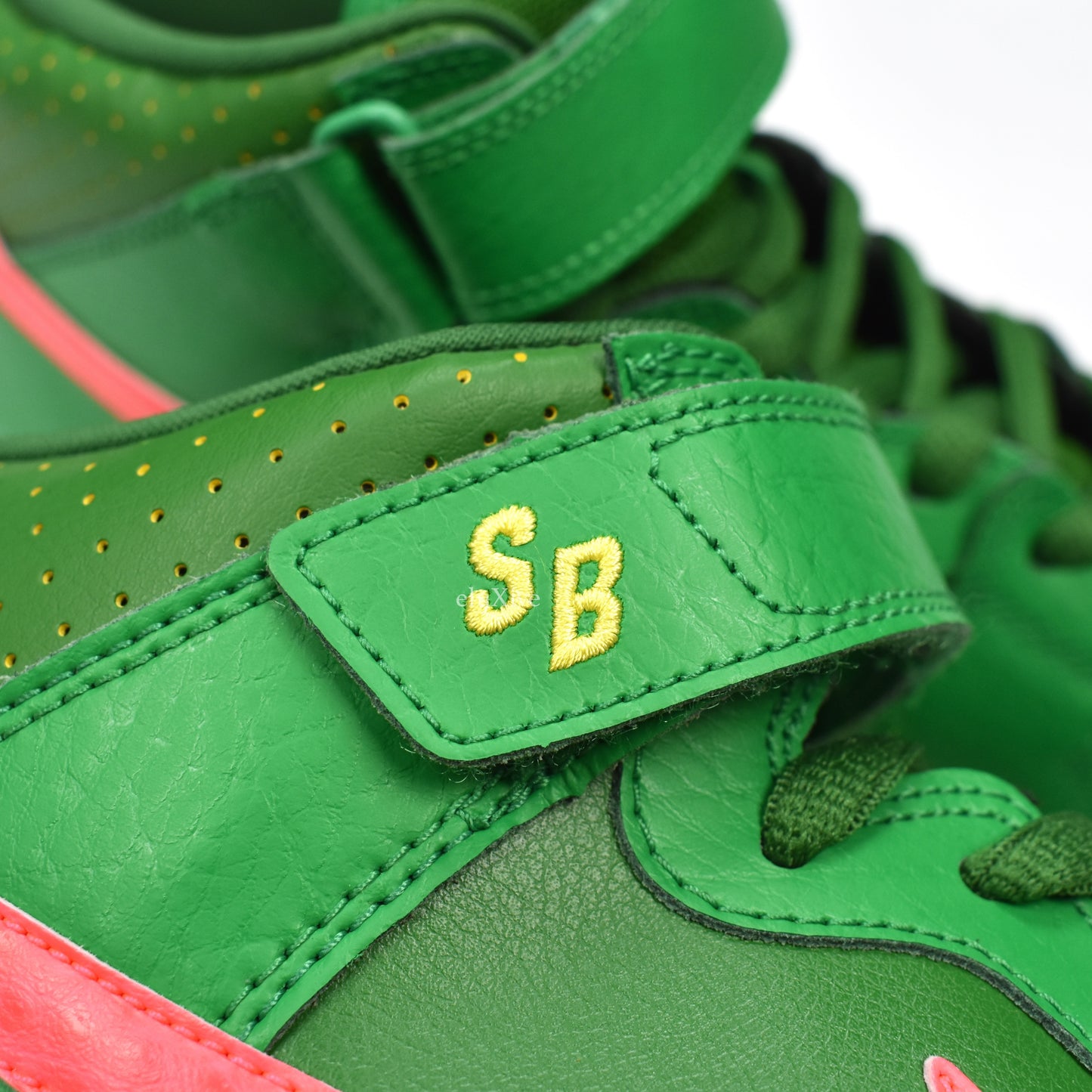 Nike - Dunk Mid Pro SB 'Watermelon'