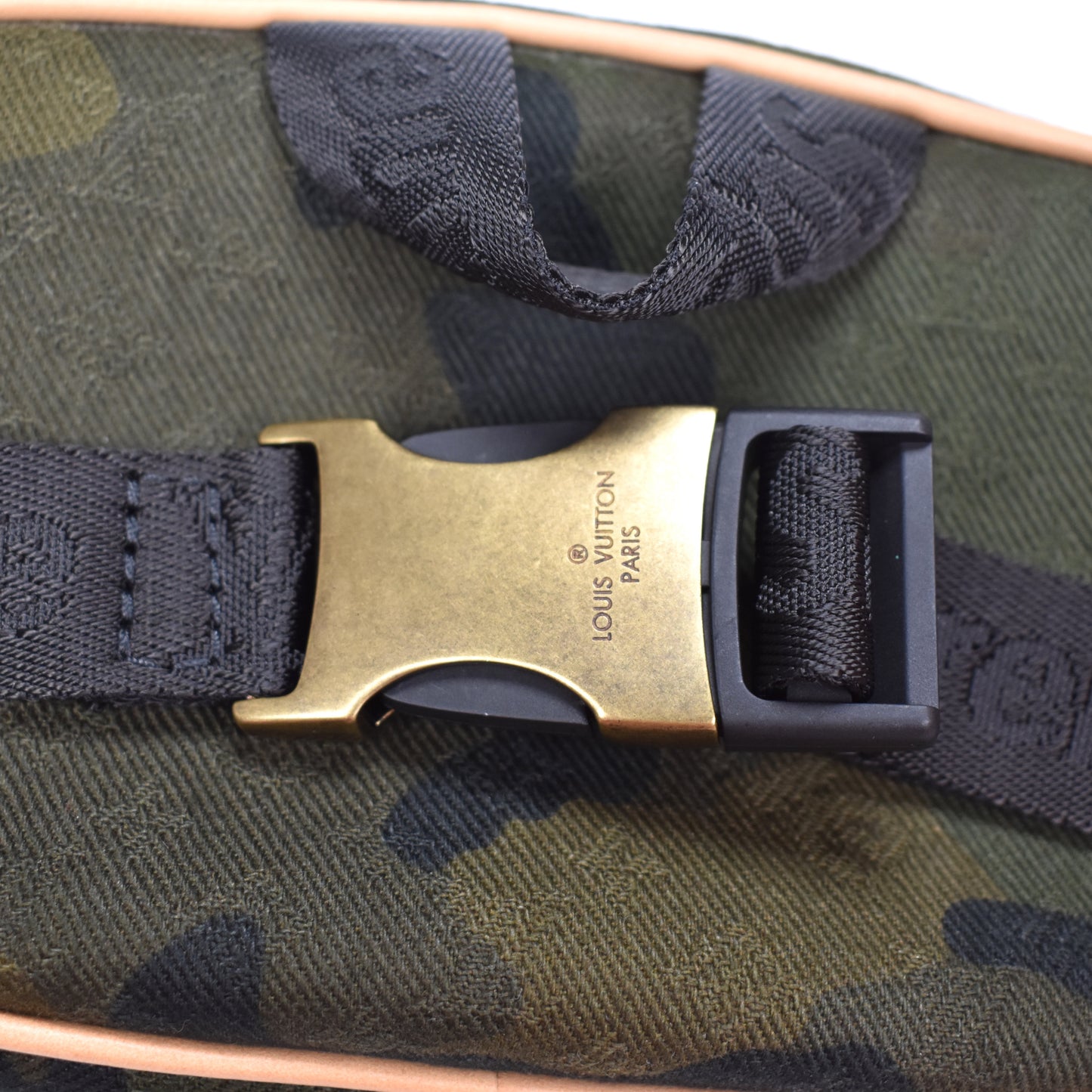 Brown Louis Vuitton x Supreme Camouflage Belt Bag PM, Жіночі кеди louis  vuitton