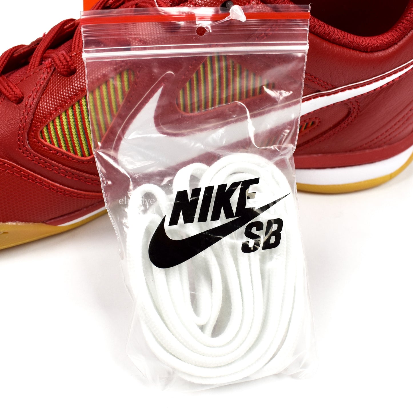 Supreme x Nike - SB Gato QS (Red)