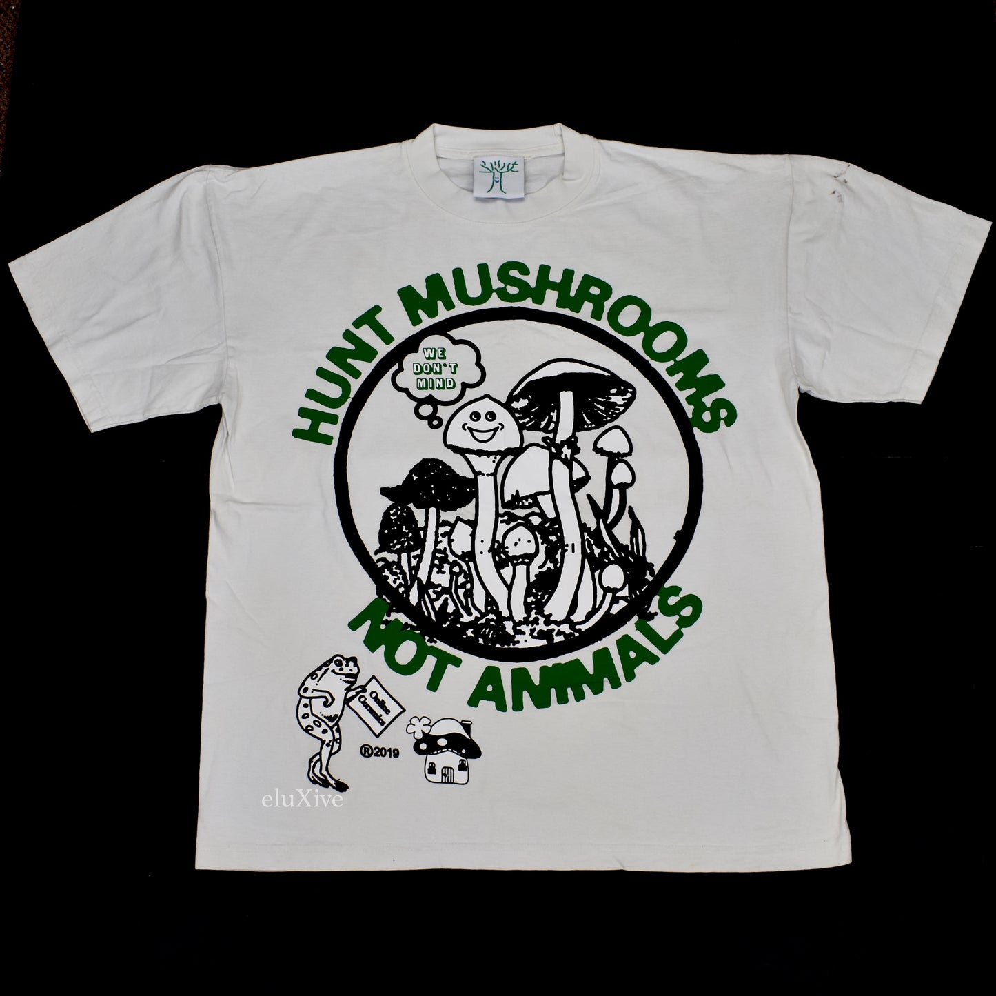 Online Ceramics - Hunt Mushrooms Not Animals T-Shirt (Off White)