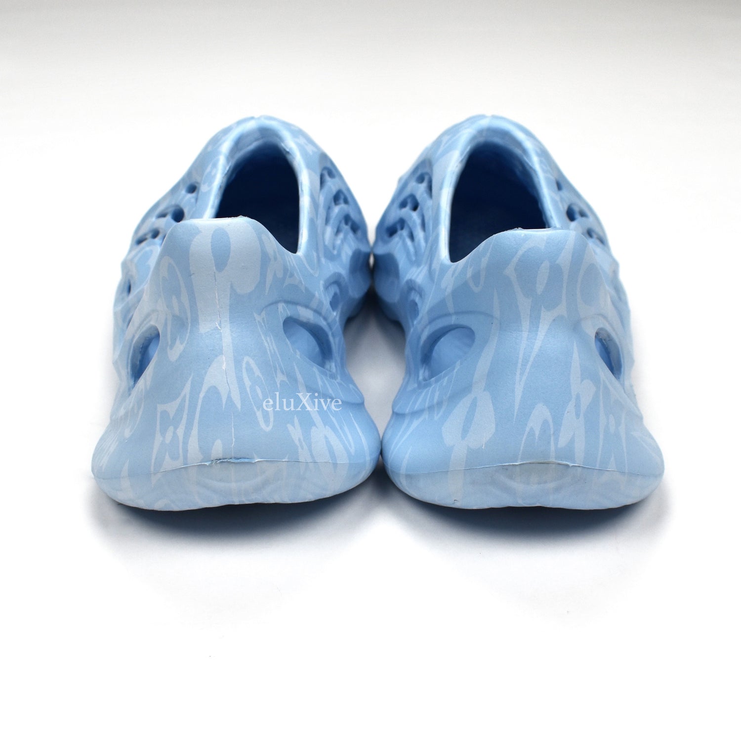 Strap up - Louis Vuitton Yeezy Foam Runner 💰