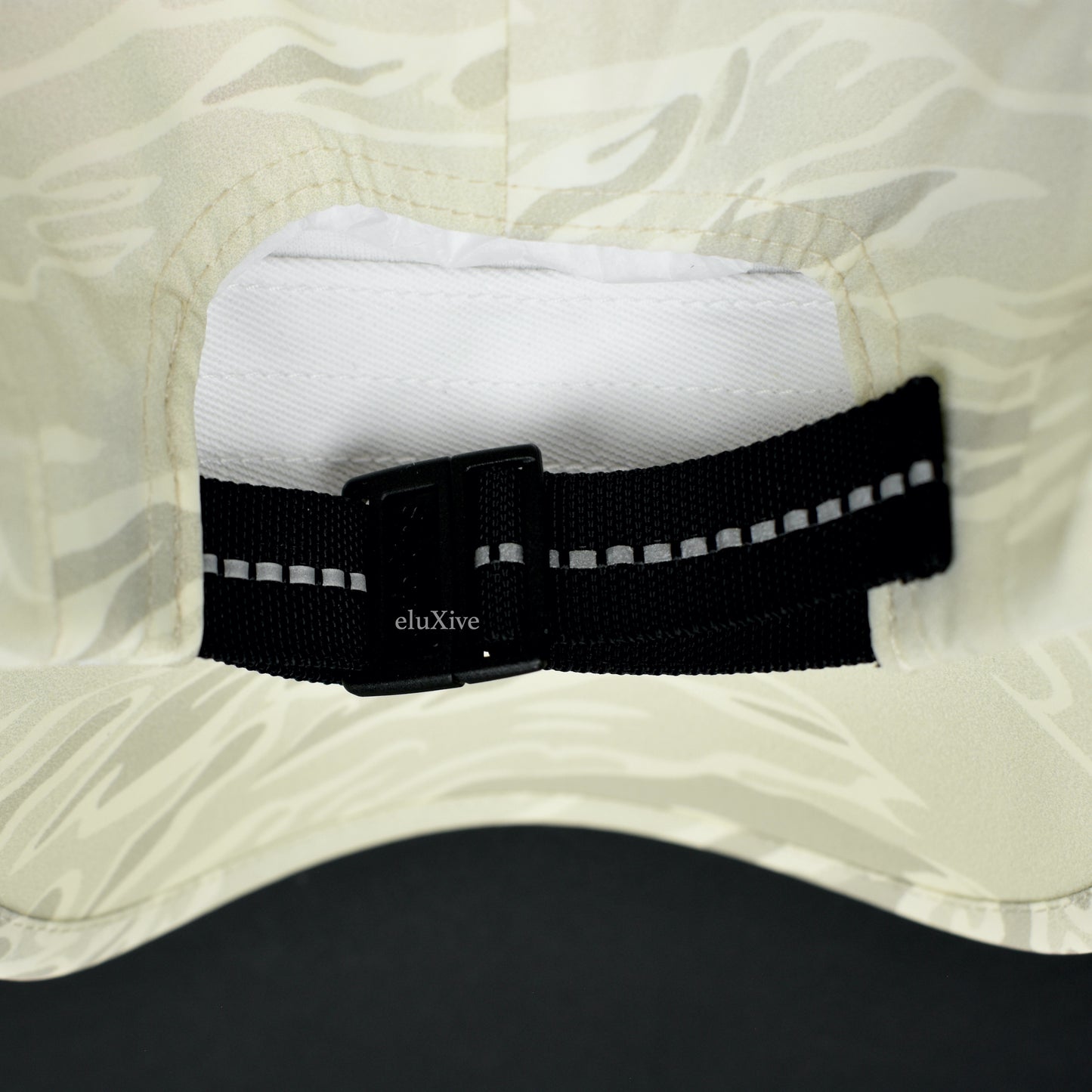 Supreme - Tiger Camo Reflective Box Logo Hat (White)
