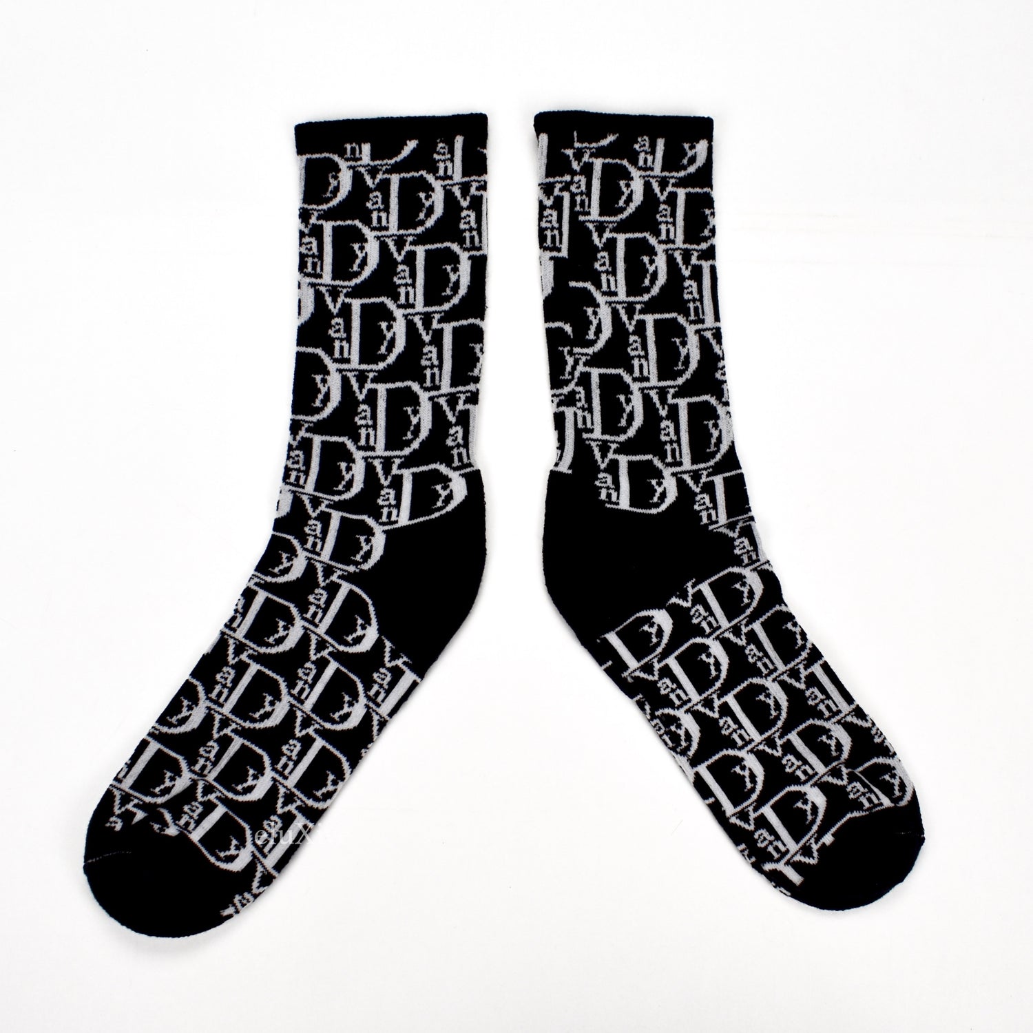 Vandy The Pink - Vior Monogram Knit Socks (Black) – eluXive