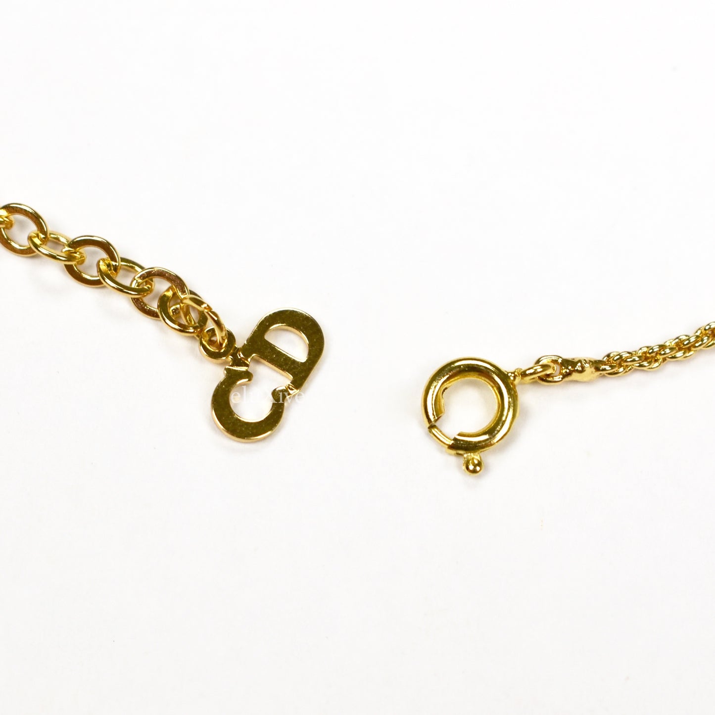 Dior - 17" Gold Chain & Wreath Pendant