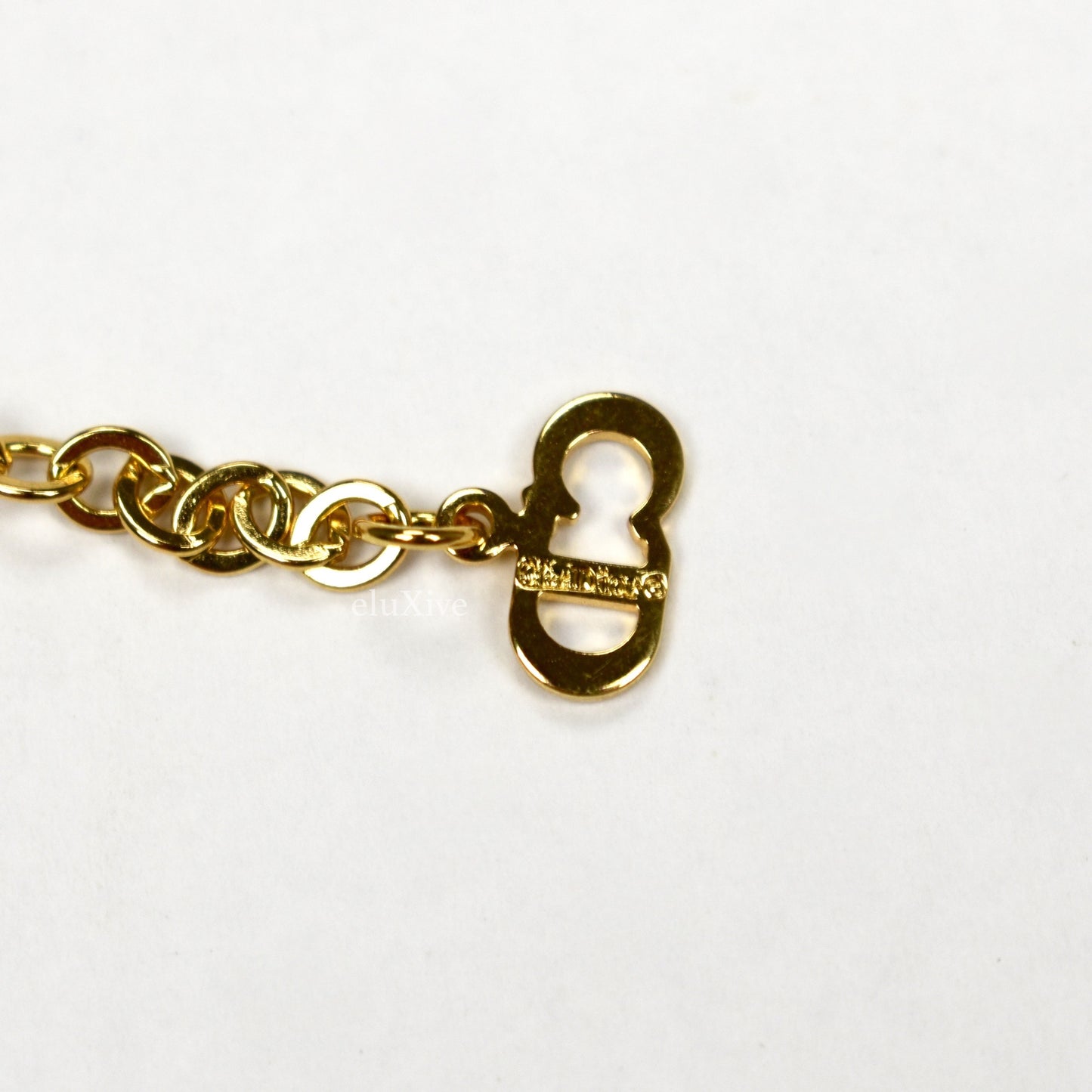 Dior - 17" Gold Chain & Wreath Pendant